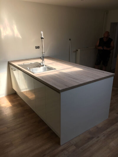 Montage van een keuken